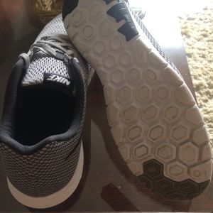 NIKE Flex Experience RN 6